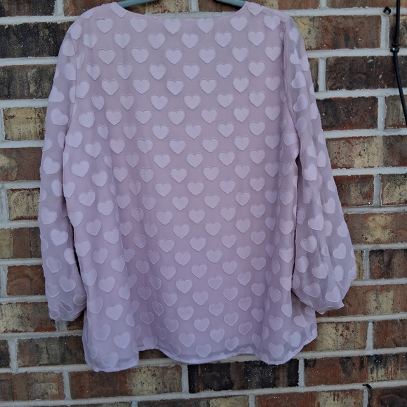 EUC 💖 BIBI Women's Lavender Heart Top Sz. L V-Neckline - Picture 5 of 6